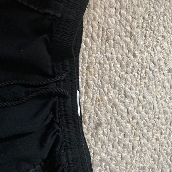 Black old navy short - Picture 2 of 3